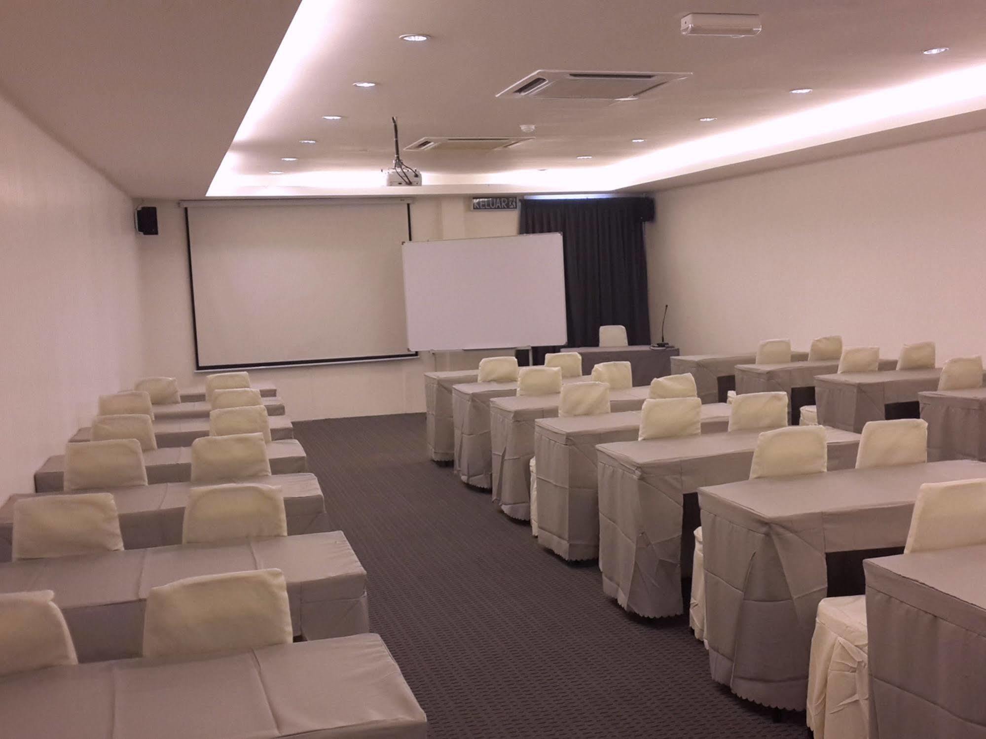 T+ Hotel Sungai Petani Ngoại thất bức ảnh