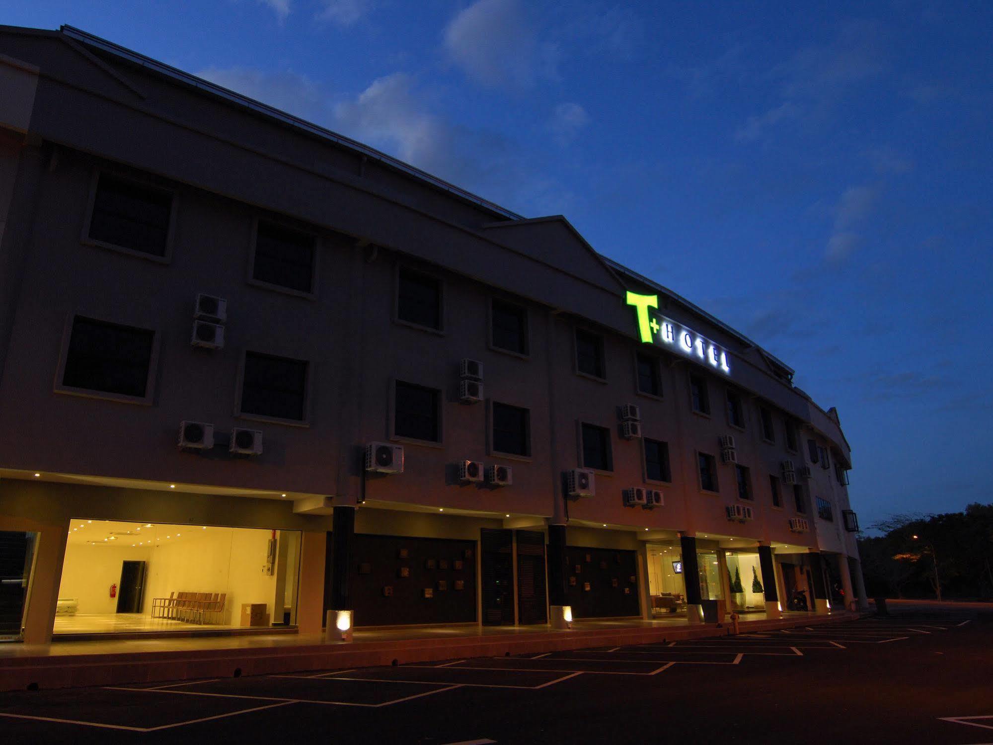 T+ Hotel Sungai Petani Ngoại thất bức ảnh